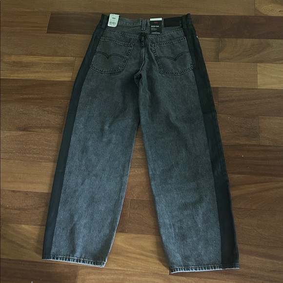 Levi's “Baggy Dad” Black and Gray Loose Fitting Barrel Relaxed Jeans - NWT - Picture 15 of 15